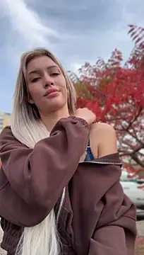 KikiWatson - Show ass hole in public 😍💦
