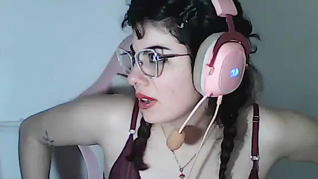 Owly_bloom - suck dildo