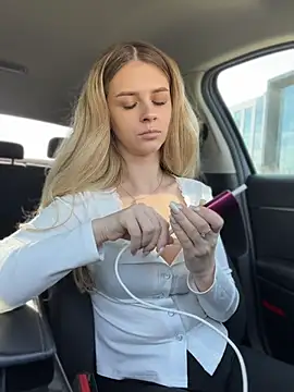 Love_Bri - Make my pussy fucking hot