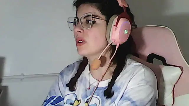 Owly_bloom - suck dildo