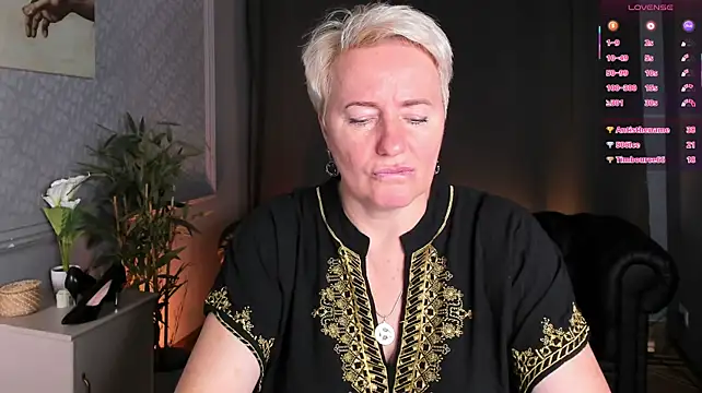 Nika_Smit - show sexy breasts