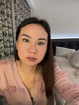 Yioyio-666 - 仿真精液摸胸诱惑2分钟