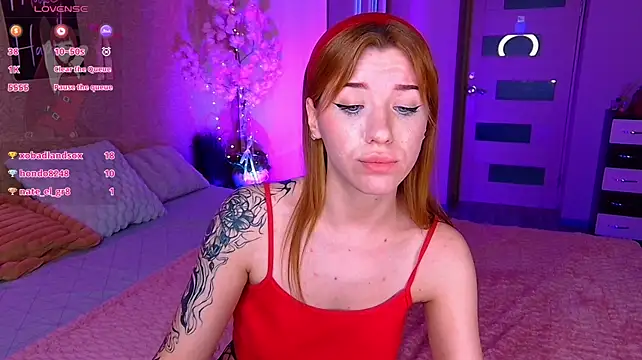 MeganNewCat - flash boobs + oil massage