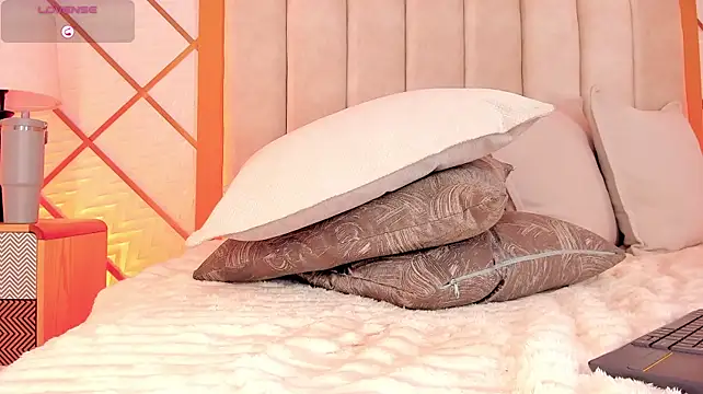 TahliaMoreau - 😈Squeeze that ass for me + Bounce ass😈
