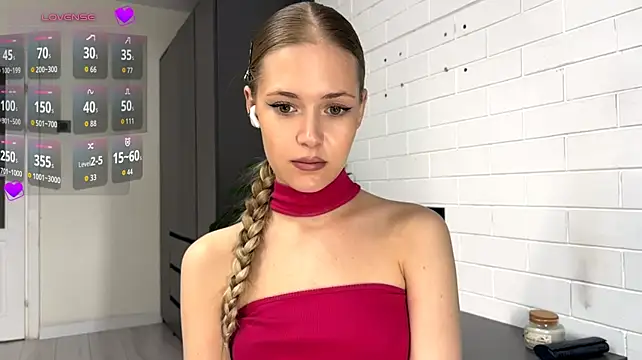 ZaidaSchwarten - Stroke my thigh over my clothes