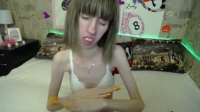 Unusual_G - suck dildo 2min