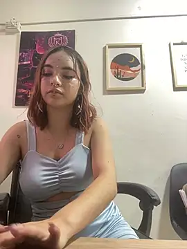 Megamstey - flash tits