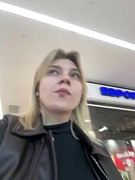 ValenciaShock - AHEGAO+ NAKED BOOBS