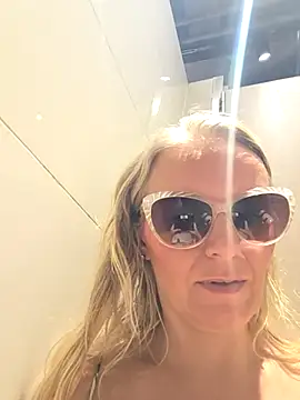 Anvessra - Show Tits