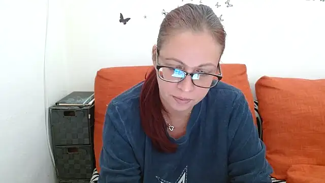 LadyHellene - bubble shower show ;)