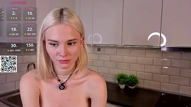 LavondaMcgreevy - Show camel toe closeup