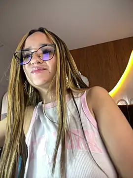 Bella_vibess_s - WHIPPING THE ASS WITH THE RULER
