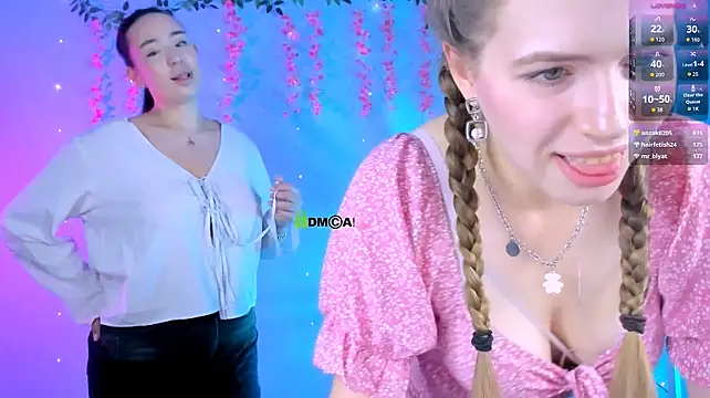 Lumi_soft - flash ass 2 girls