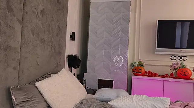 Liv_Fay - PANTY OFF