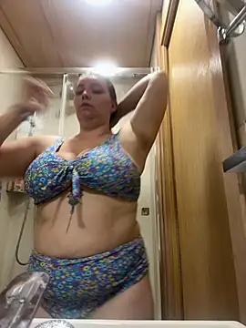 LucieLouBabe - Spit on boobs 🥰