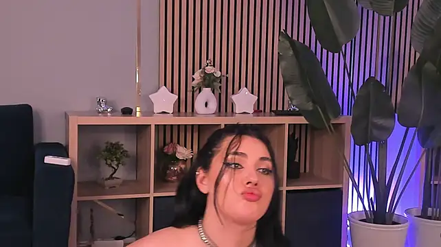 Boobzillaa - Last tipper gets 5 min control🎮