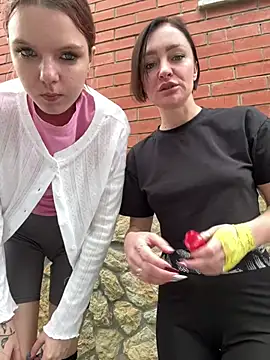 CherryBombs- - STRAPON ONE GIRL+ 1 M CONTROL