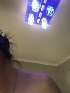 Amberhotqueen - Natural bouncing naked tits+nipls clips