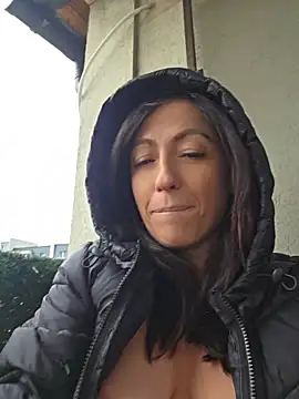 Risky_woman - FRONT NEIGHBOURS .NUDE SQUIRT win whatsp
