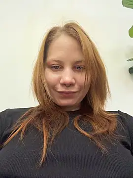 SlavicCandy - flash boobies in public mall