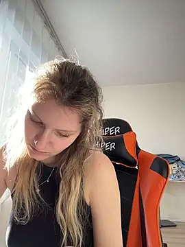 MaryHiggins - Playing with pussy