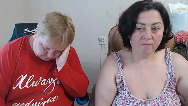 Lindy-Jeanie - both naked