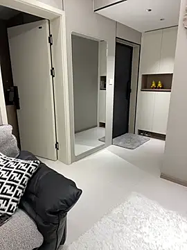 Clara-166 - 全裸喷水