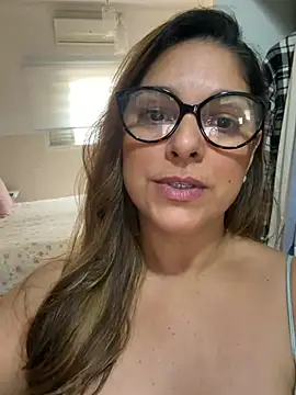Mariiii_morena - Peladinha e mostrando por 3 minutos