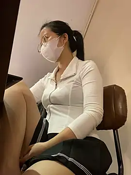 Masturbate-secretly - off underwear&bra behind stranger