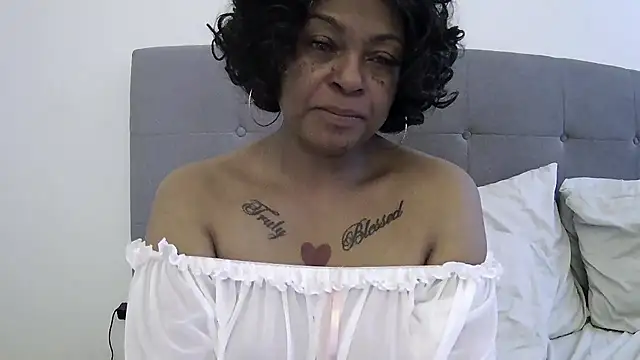 MSweetLindaParks - Ass Play with finger