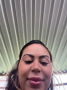 LariiHotWife - Masturbar na natureza 🔥🔥