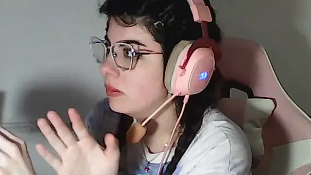 Owly_bloom - probar el dildo master race