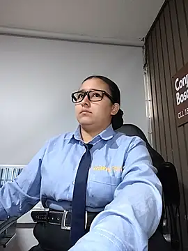 Cute_Penelope - He sucked on my tit at work🤫shh