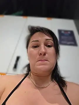 ZhenjaPoledance - Show pussy close