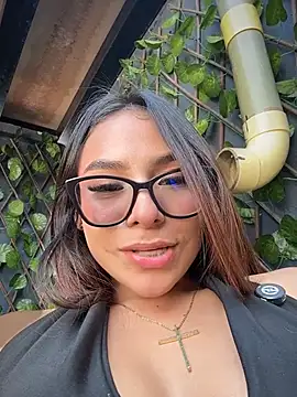 Amira_cute2 - Put 1 finger in my ass /TICKET SHOW