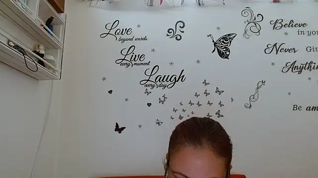 LadyHellene - bubble shower show ;)