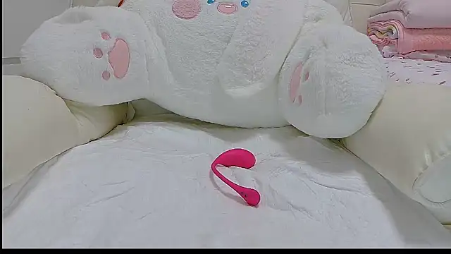 Miya11888 - 小粉塞入 5 分钟