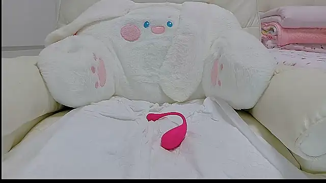 Miya11888 - 小粉塞入 5 分钟