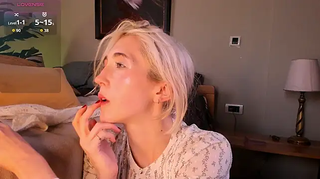 Elen__Moore - eye contat footjobbio