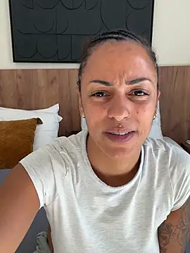 SweetPetiteNoir - Show My BIG boobs 1min.!😈