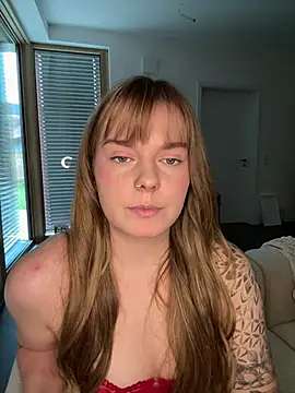 LisaFreierxx - Squezze my boobs 🍒