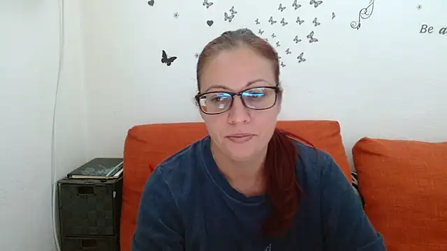 LadyHellene - bubble shower show ;)