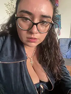 CurvyyMomy - Naked