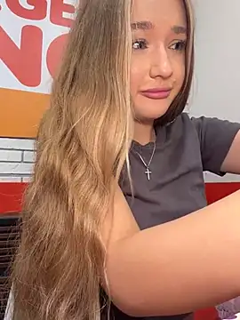 Milaa_sun - flash pussy in BK 💕