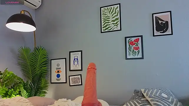 LollaStich - Slide your cock between my boobies