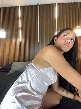 Samantha_gyatt - TAKE OFF MY TOP SPIT MY NIPPLES