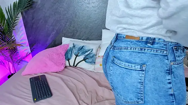 AlanaRivers - Pussy close up
