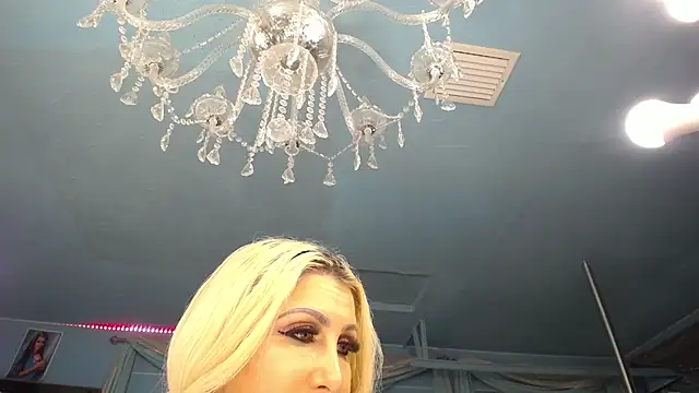 ADRIANNA_FOX - show tits