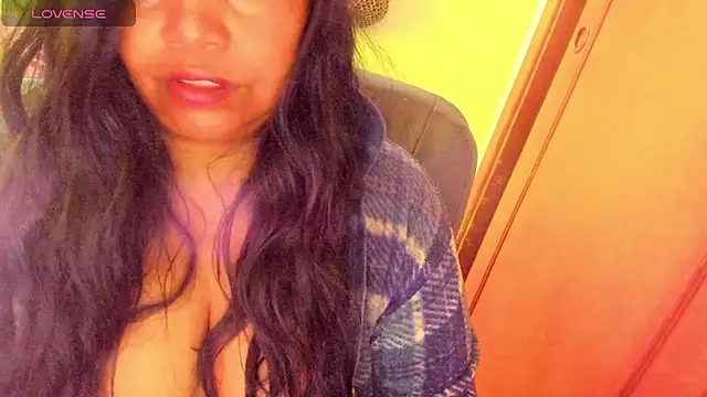 Ebonycamelia - we squirt a lot
