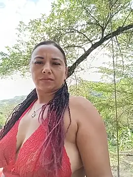 Esmeralda_li - Naked As I walk